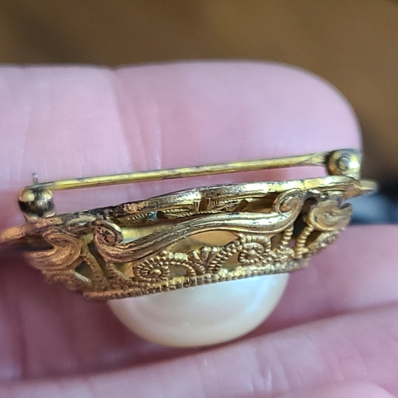 Vintage Miriam Haskell brooch pearl gold ornate filigree signed pin Victorian st - Picture 7 of 7